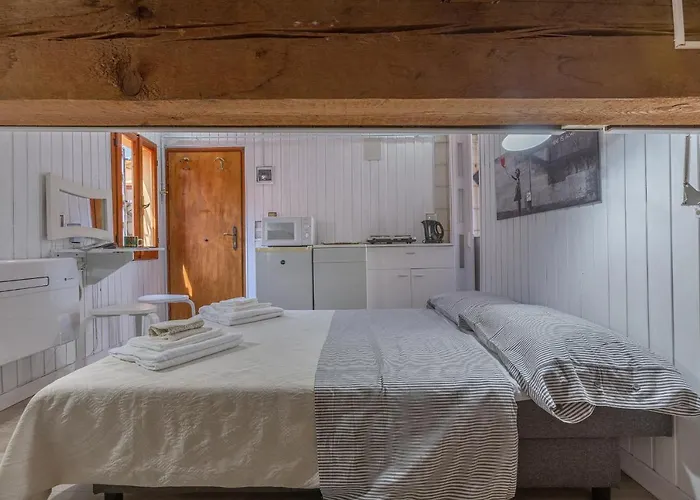 Guesthost - Aposa Little House Appartement