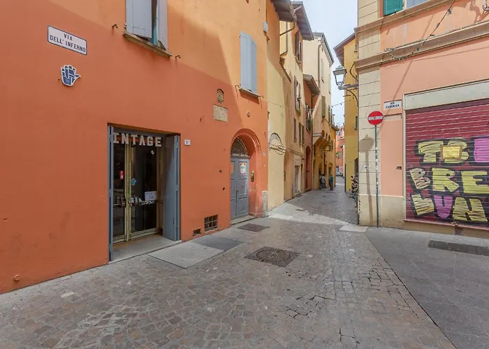 Guesthost - Aposa Little House Apartment