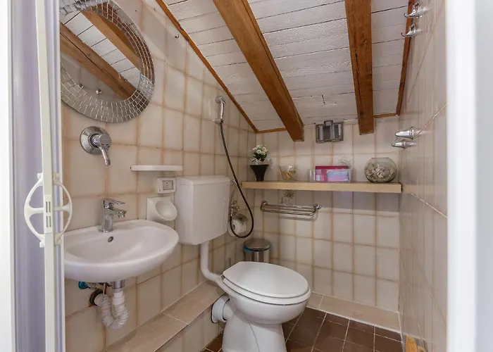 Guesthost - Aposa Little House Appartement