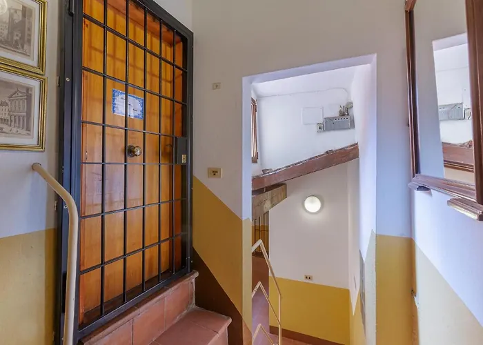 Guesthost - Aposa Little House Bolonia